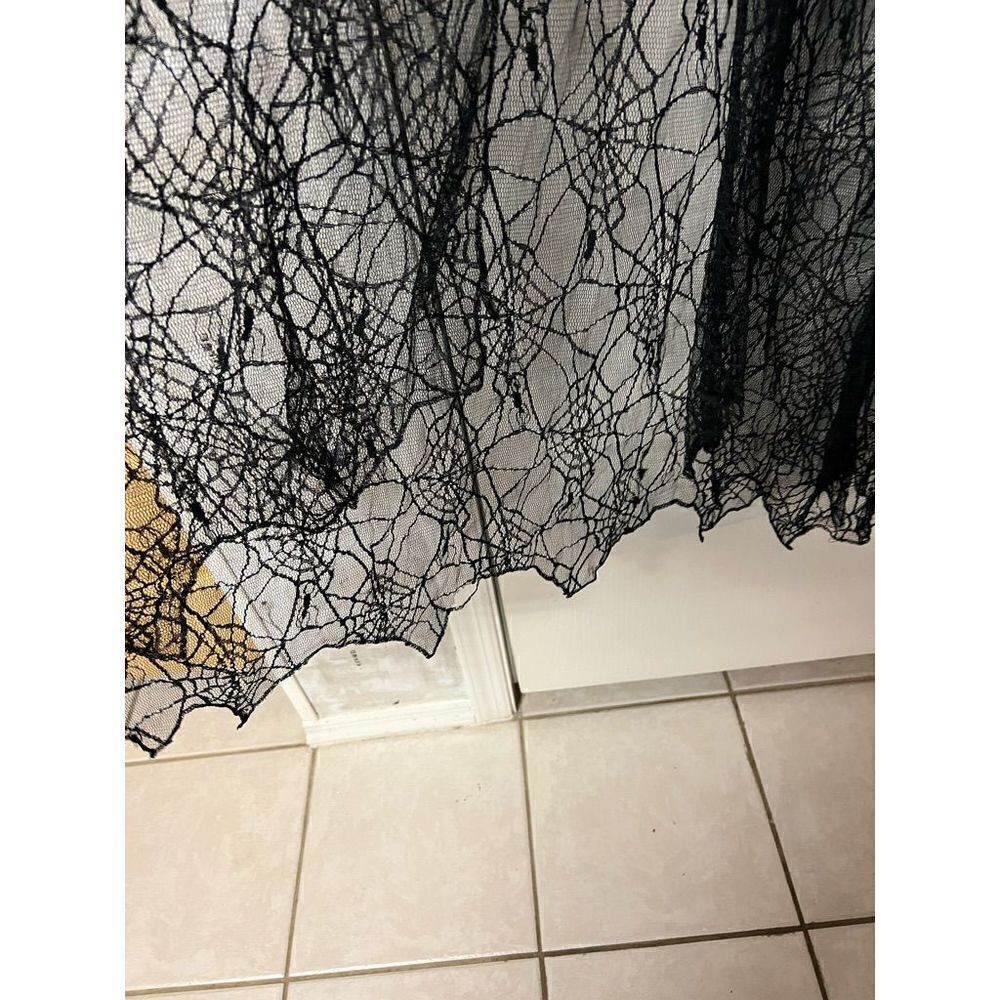 Spider Web Cape - Picture 3 of 3